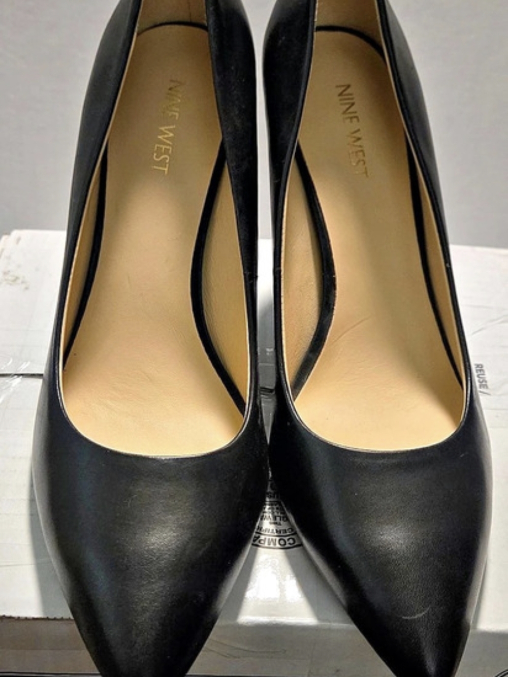 Nine West Pointed Toe Pumps in Black US 10M
